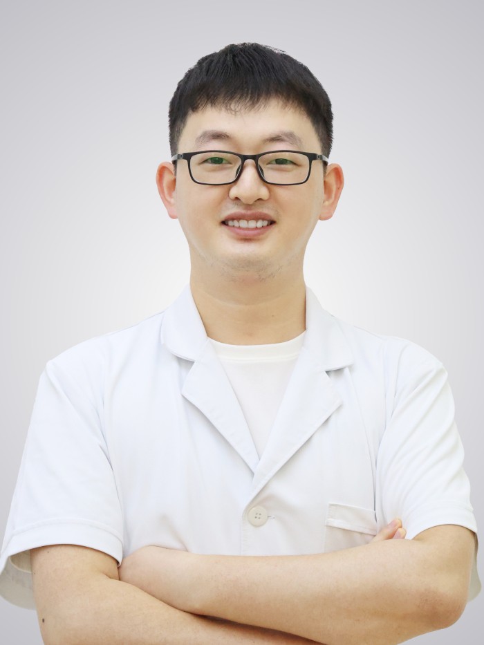 Dr. To Mung Yu