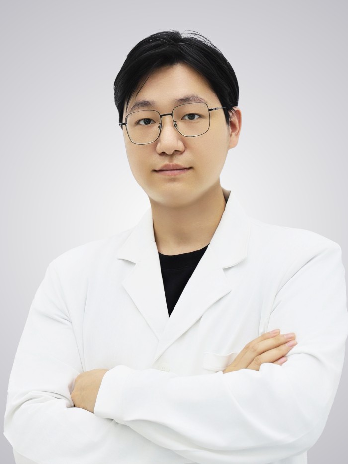 Dr. Lei Yeung Yeung